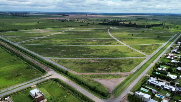 Terreno en Mitre y Colonos de Funes