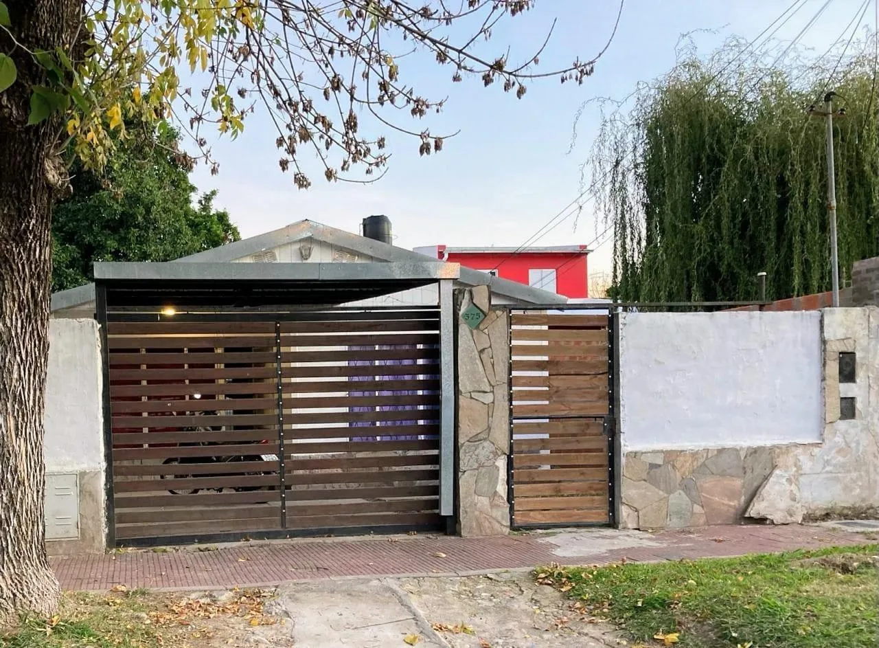 Casa en ALEM al 300 GRANADERO BAIGORRIA