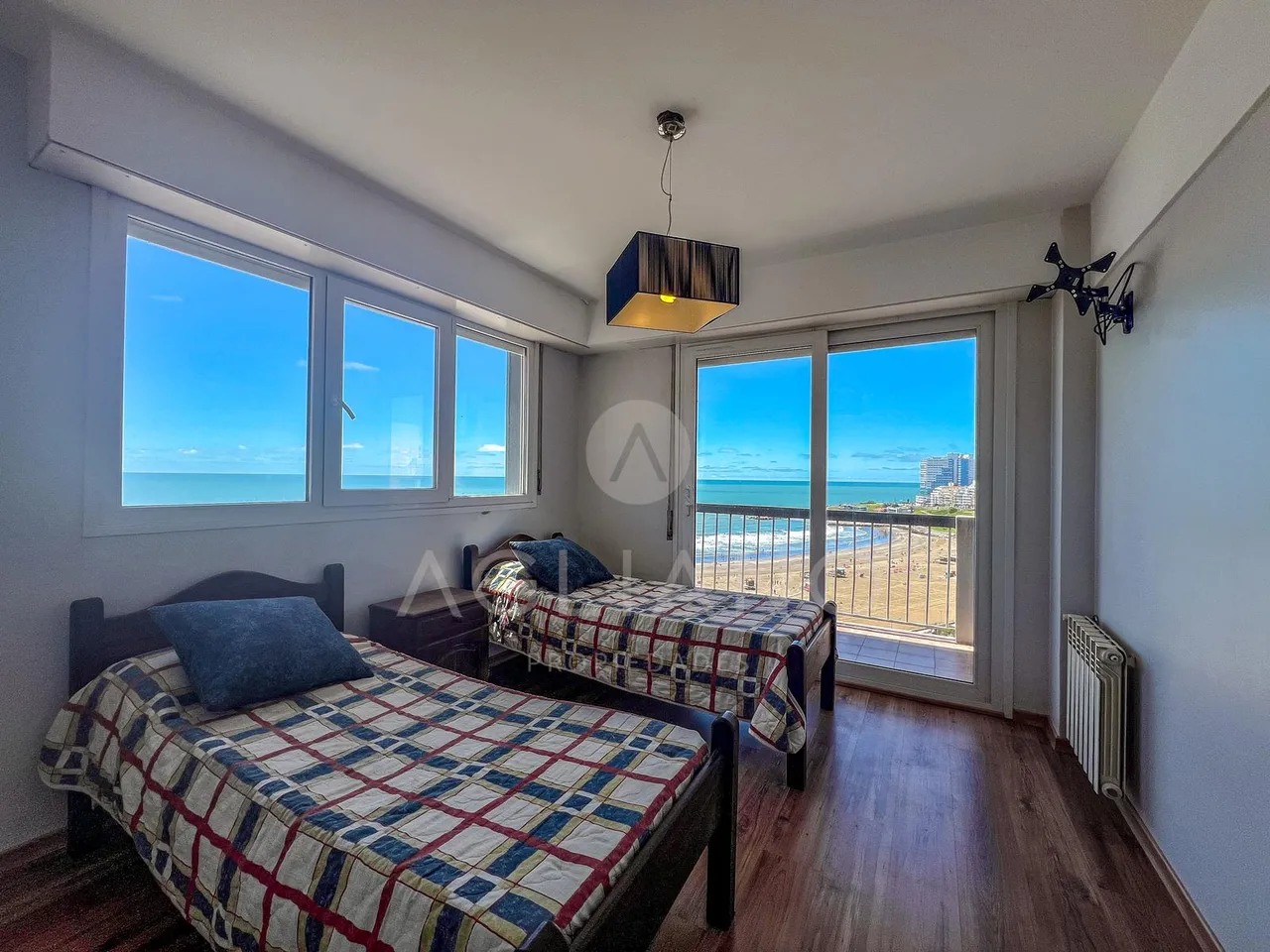 Departamento en Brown al 700