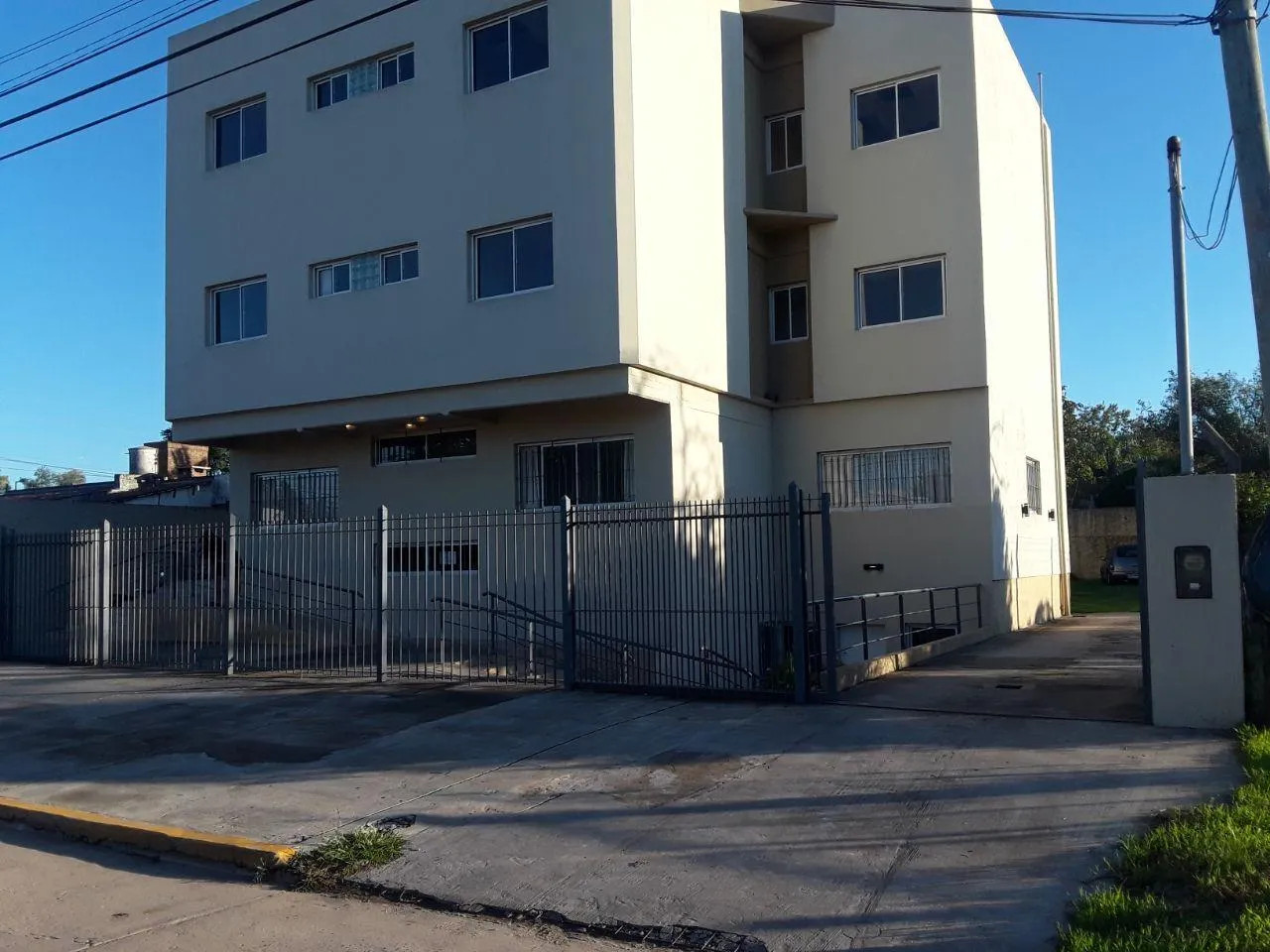 Edificio en calle Rastreador Fournier al 3100