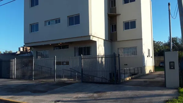 Edificio en calle Rastreador Fournier al 3100
