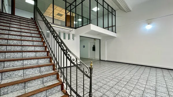 Local Comercial en mitre al 200