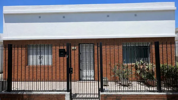 Casa en Las Heras al 2100