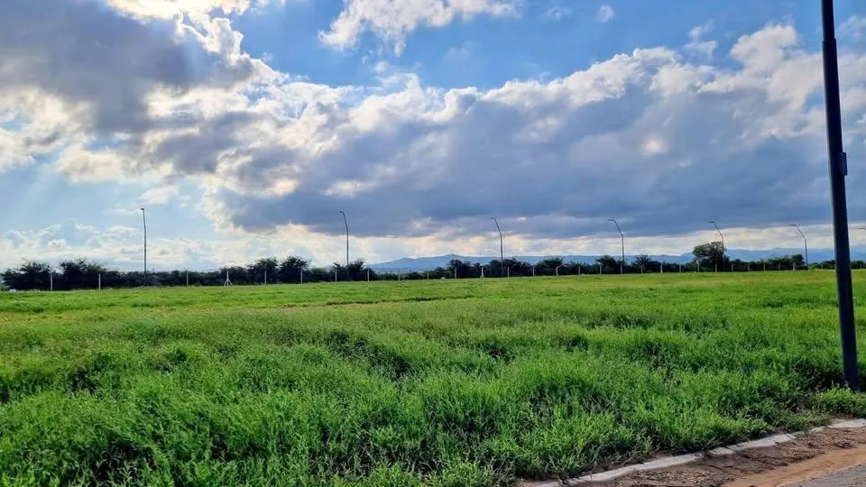 Terreno en Campos de Manantiales