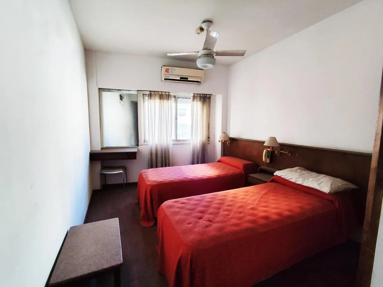 Hotel en Alsina al 2800