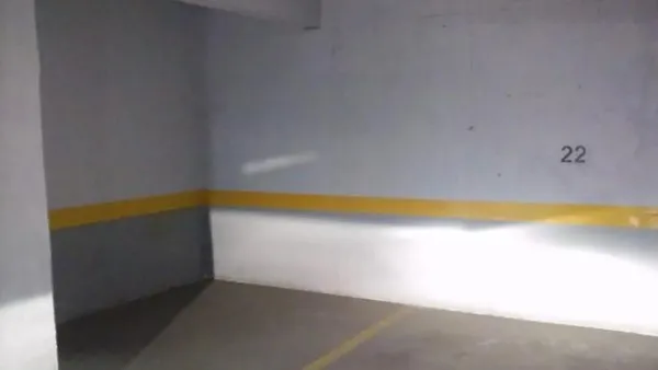 Cochera en Lavalle al 600