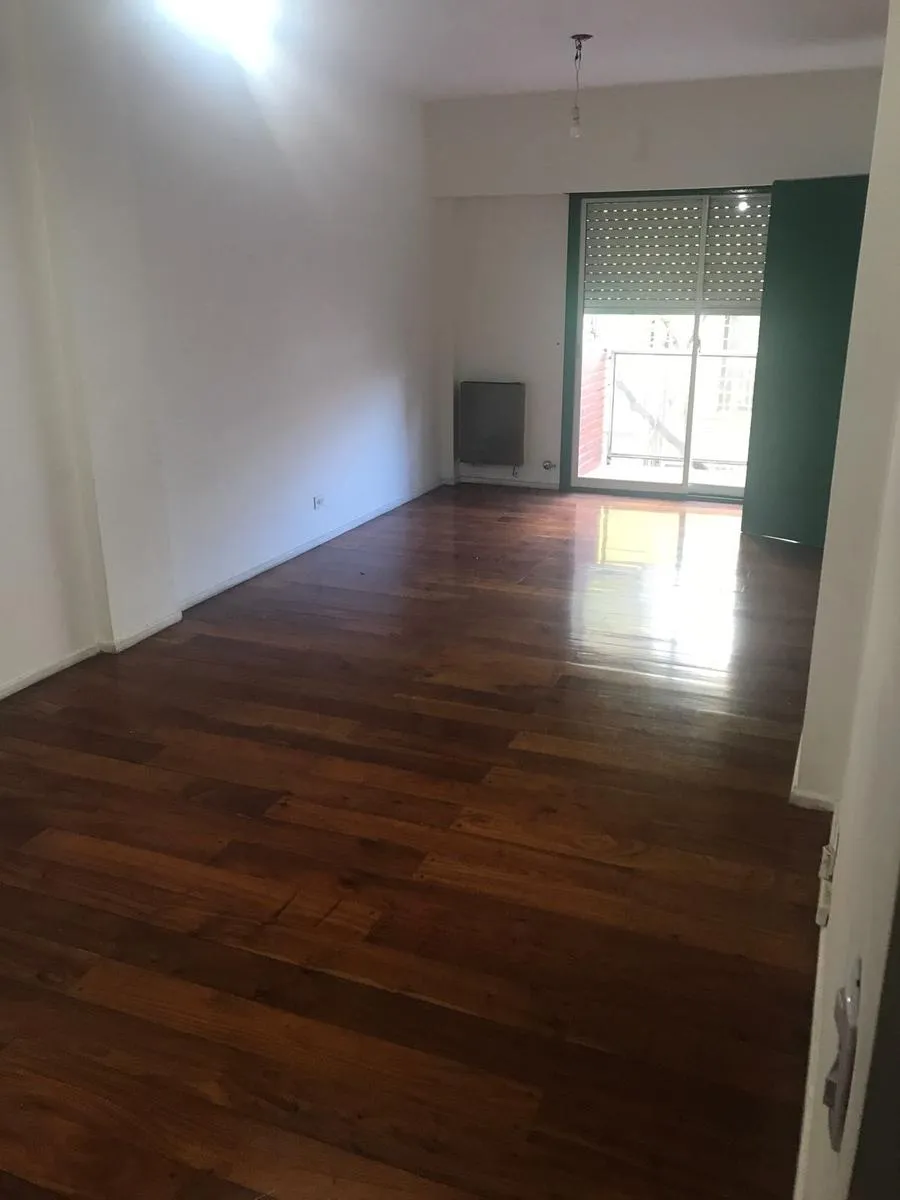 Departamento en Hipólito Irigoyen al 2300