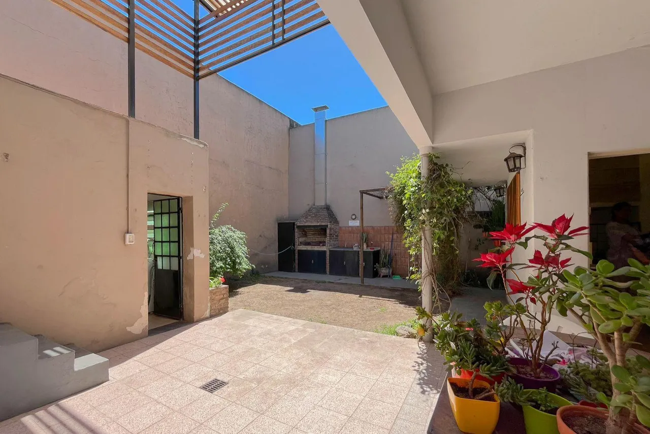 Casa en José Ingenieros al 1800