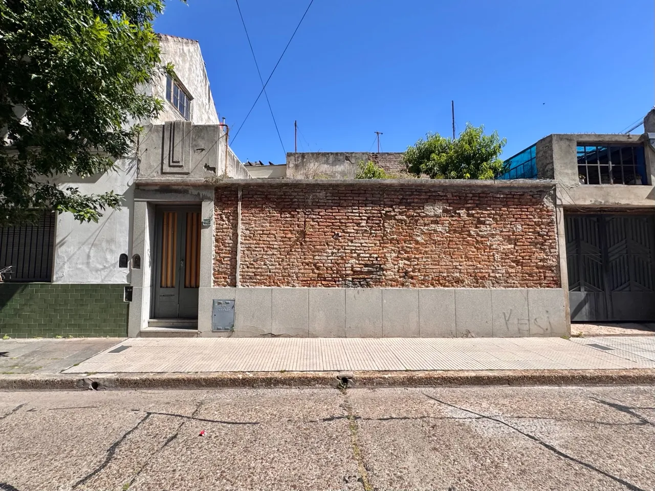Casa en PASAJE CAPERUCITA al 1100