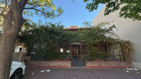 Casa en Leloir al 700