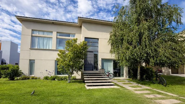 Casa en Venta Casa Vista al Rio , Barrio Privado La Peregrina ,Anaya al 3900