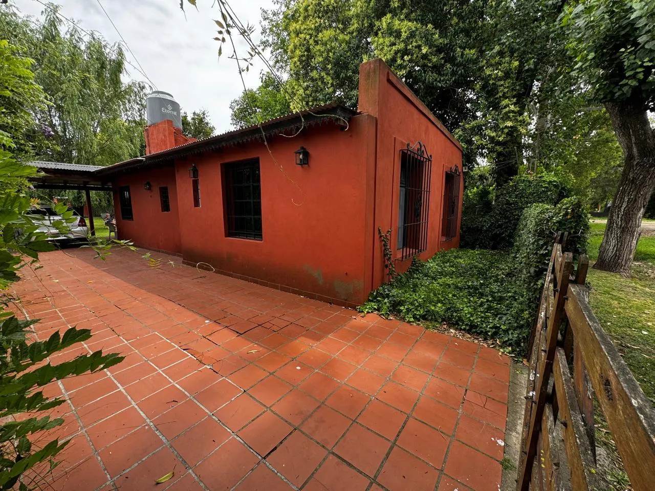 Casa en Los Acacios, Plomer, Las Heras