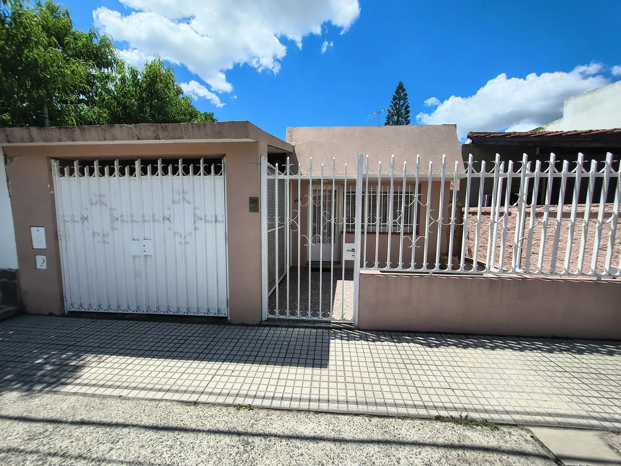 Casa en Vendo Casa con jardin Pje Sivori al 5400 (Santa Fe 5400)