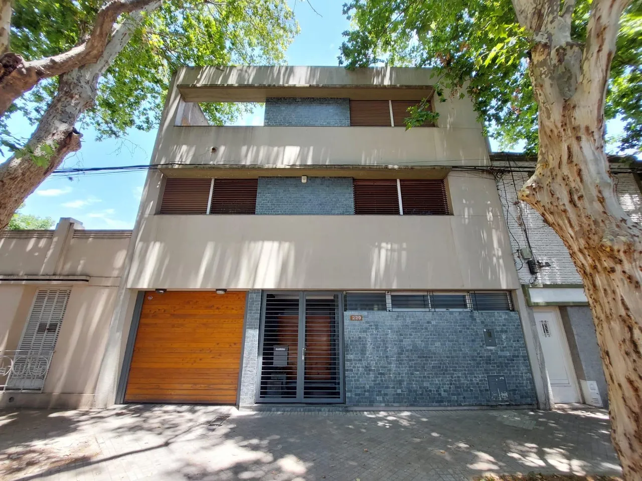 Casa en Riobamba al 200 (entre Ayacucho y Colon)