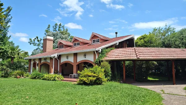 Casa en Calle 1458, La Capilla.