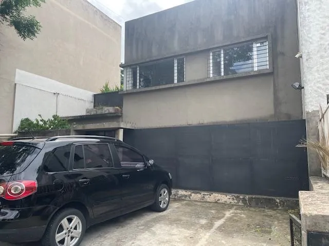 Oficina en Carlos francisco Melo al 2800