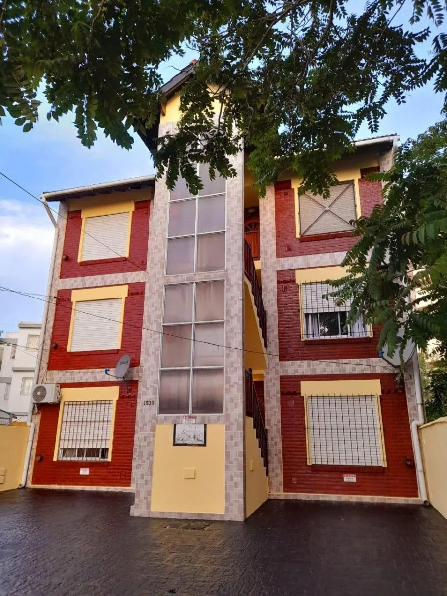 Departamento en 3 y 42
