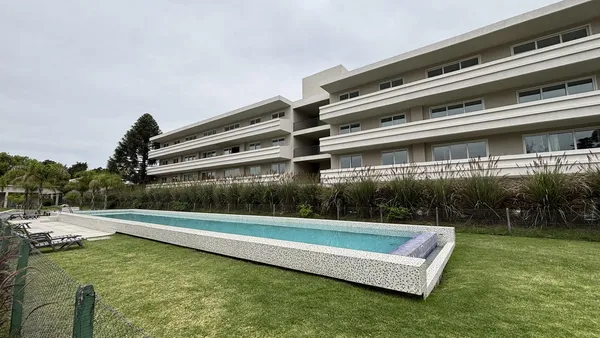 Departamento en SARAVI al 2000