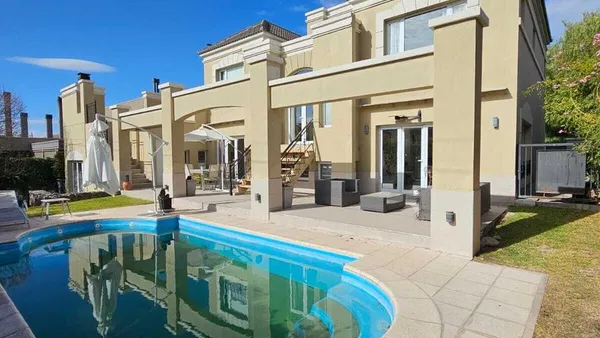 Casa en BARRIO DALVIAN