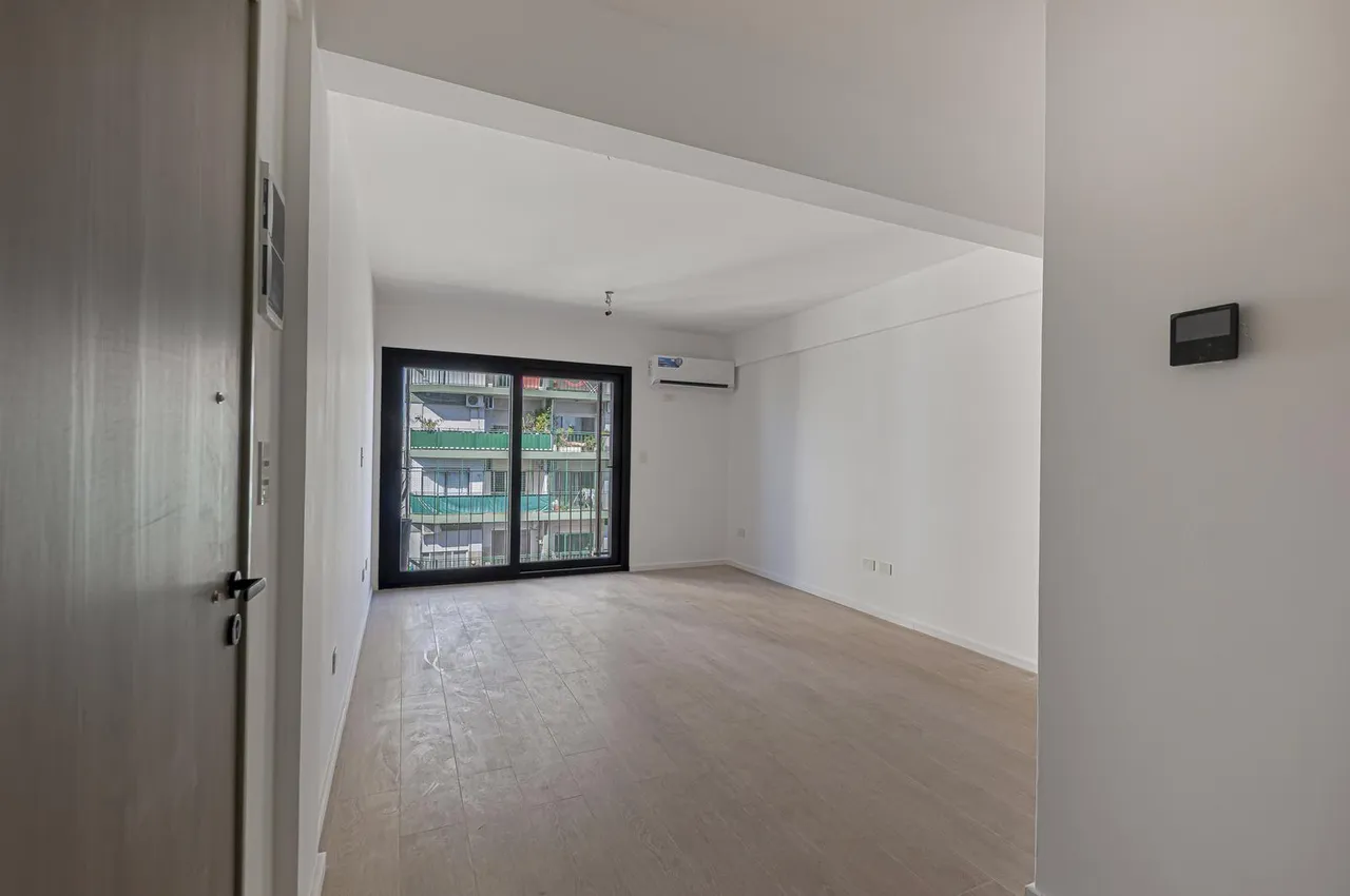 Departamento en Thames al 2200