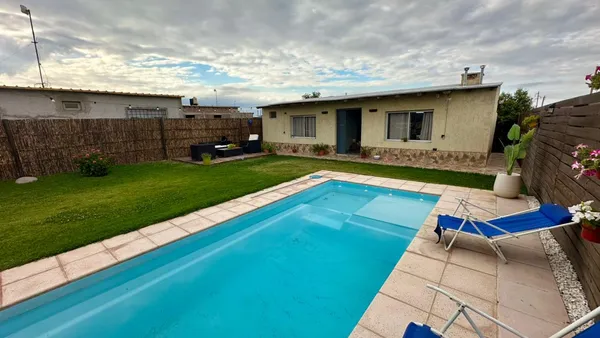 Casa en Casa con piscina B° Agata al 1000