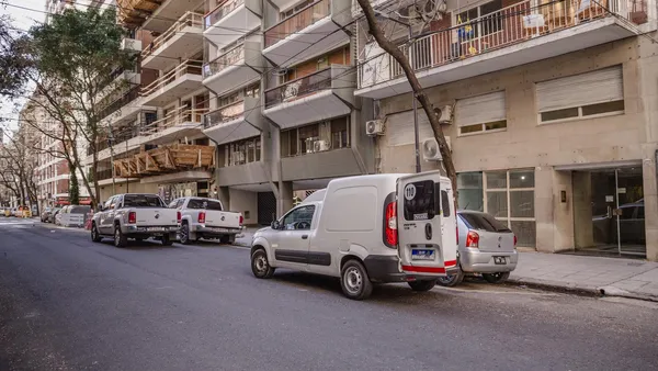 Departamento en Juan Francisco Segui al 3500