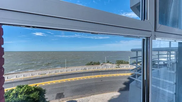 Departamento en Boulevard Maritimo 4657