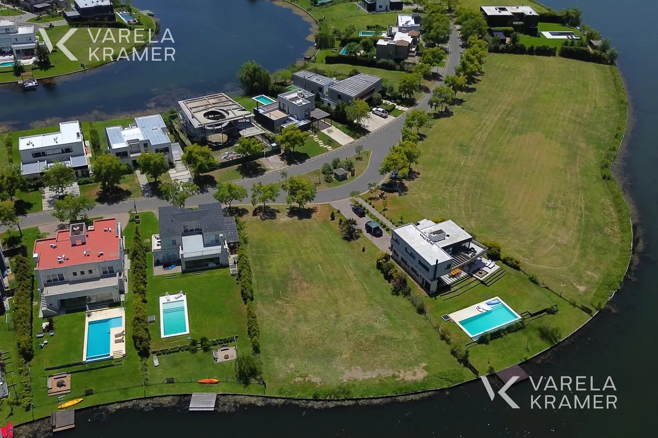 Terreno en Barrio Marinas Puertos del Lago