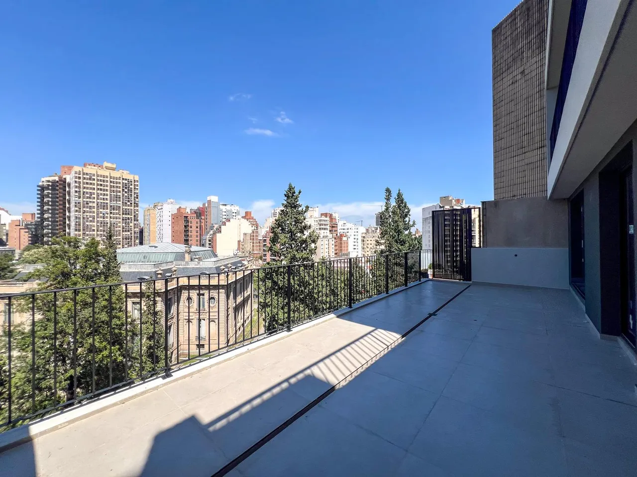 Departamento en Derqui 255-D255- 8º Unidad B (Terraza 25,00m2)