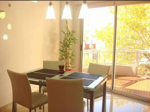 Departamento en Thompson al 400