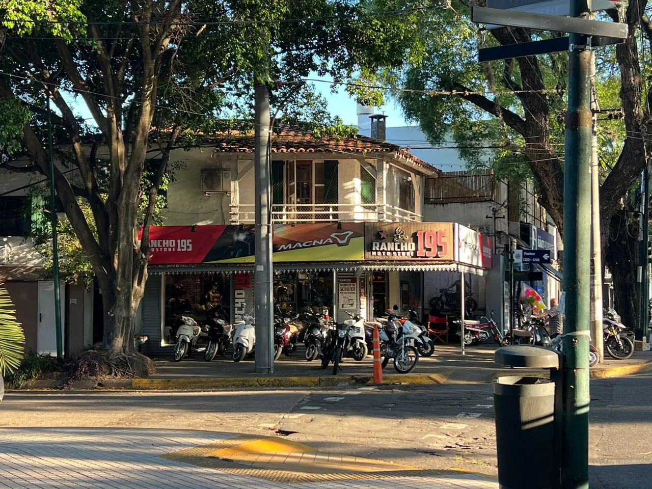Local Comercial en Libertador al 13000