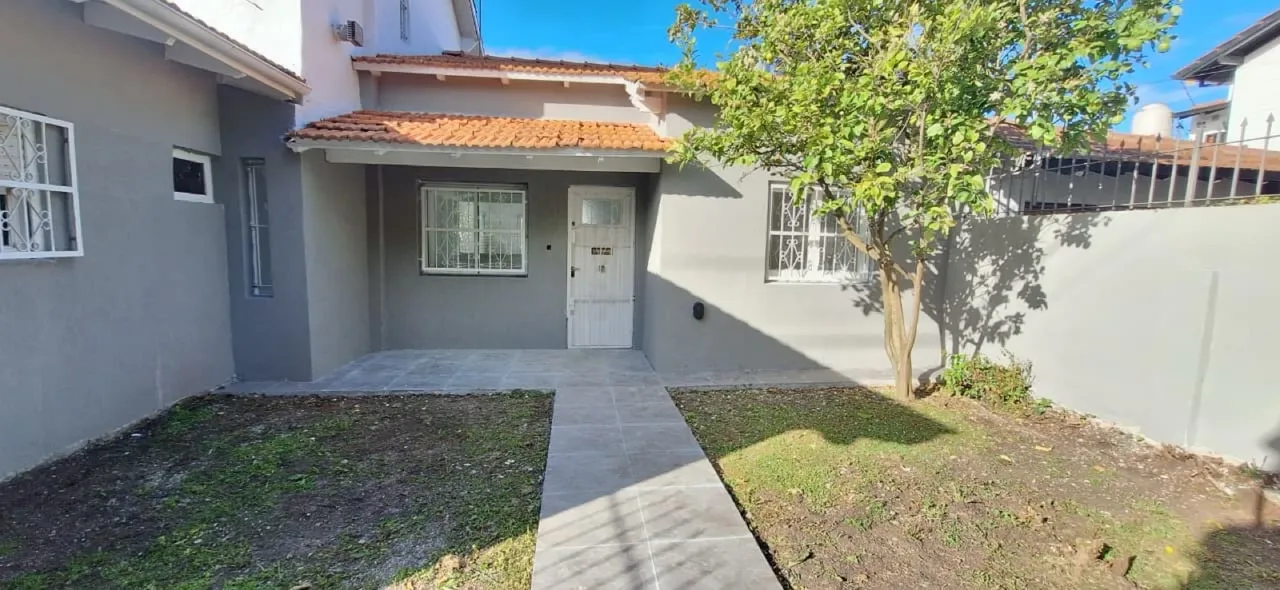 Casa en Florisbelo Acosta al 5000