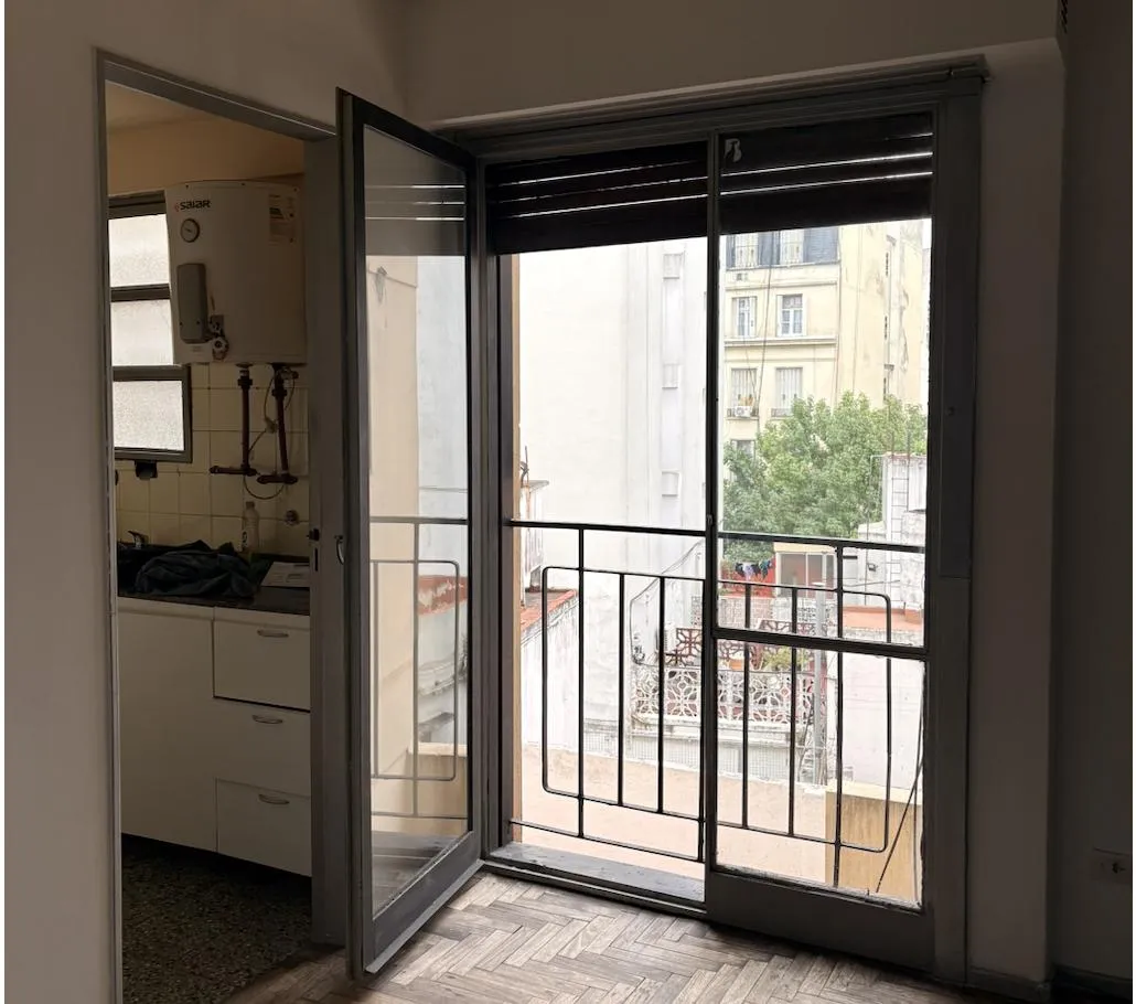 Departamento en Valentin Gomez al 3200