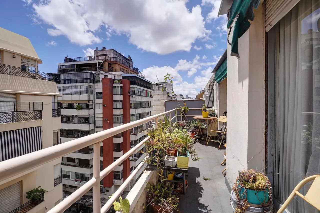 Departamento en Sarmiento al 2400