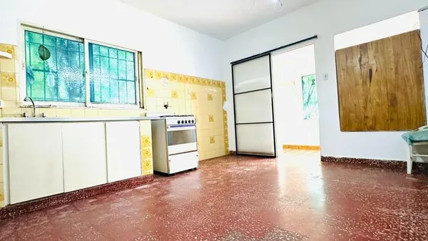 Casa en Domingo Zípoli 1200