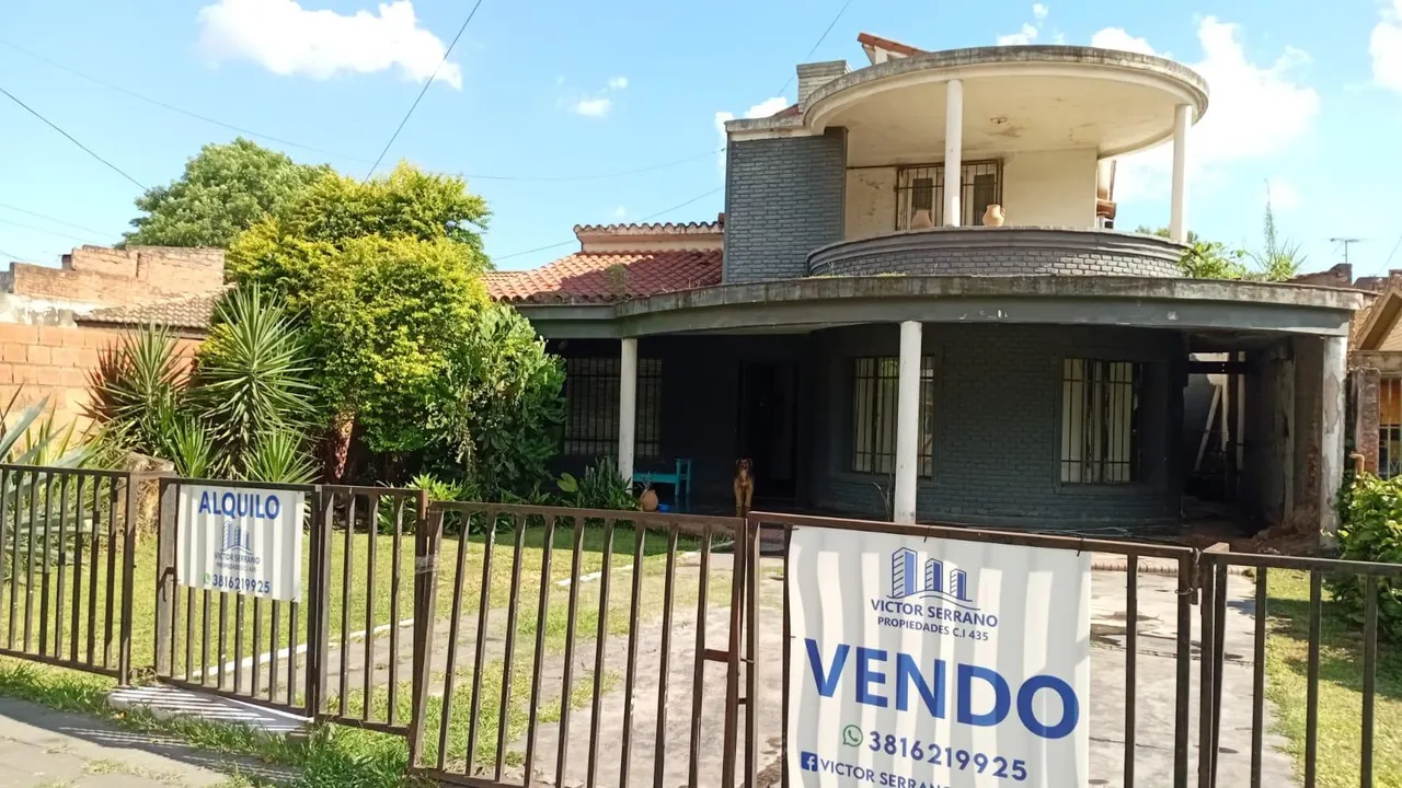 Casa en Av. Aconquija al 200