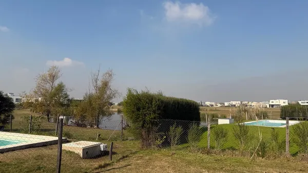 Terreno en LOTE INTERNO EN VENTA EN BARRIO EL CANTON GOLFCON VISTA AL GOLF Y A UNA LAGUNA