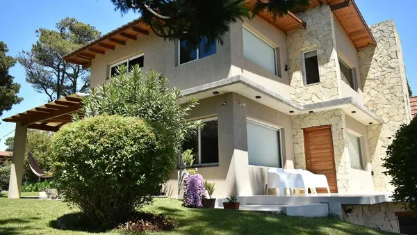Casa en Av 8 al 2600