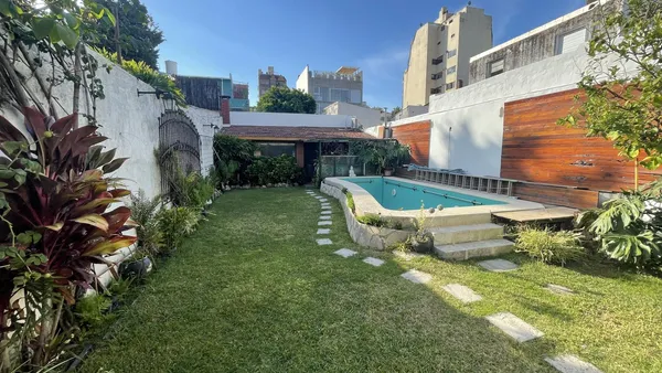 Casa en Virrey Arredondo al 3100