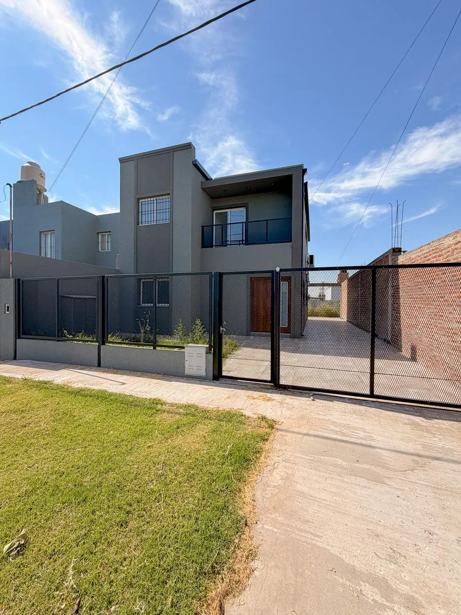 Casa en Jacaranda al 6400