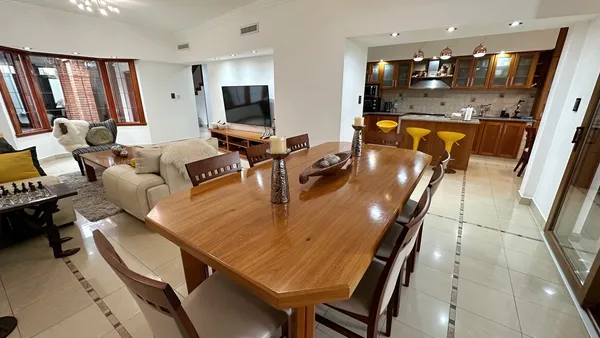 Casa en 26 e/55 y 56 al 1100