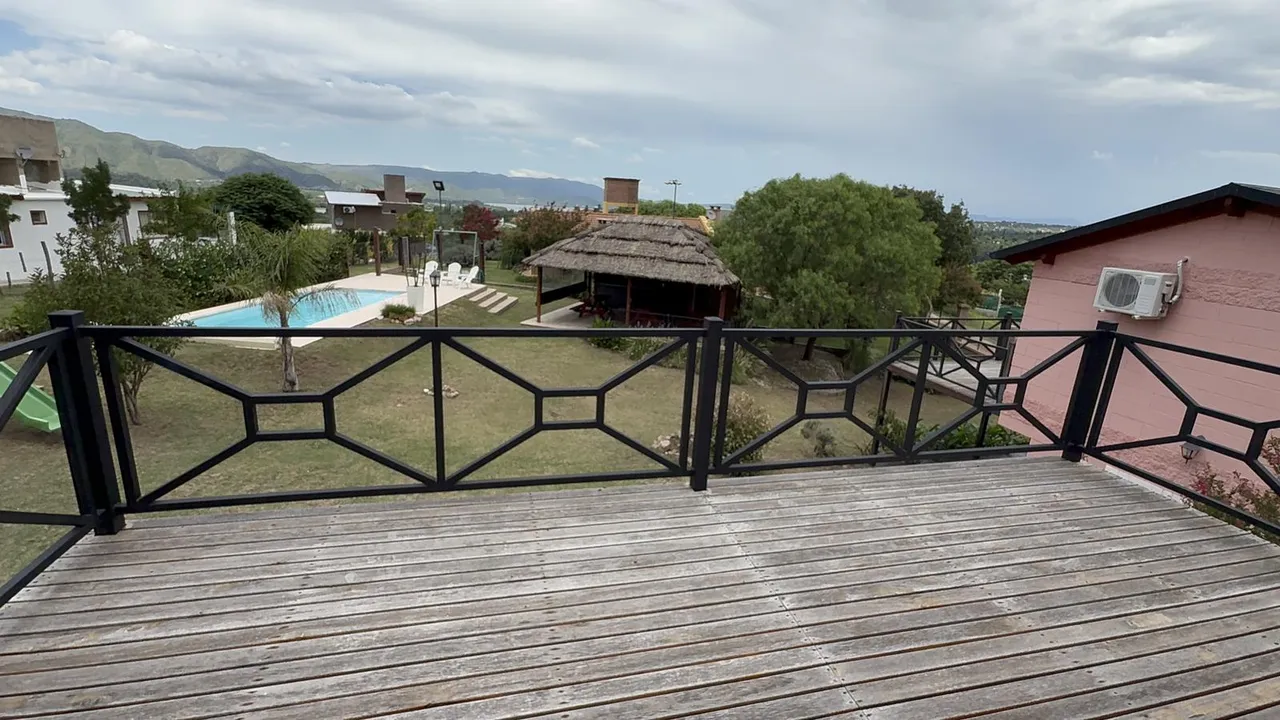 Casa en COMPLEJO EN VENTA EN BIALET MASSE DE 2 CABAÑAS CON VISTA A LAS SIERRAS