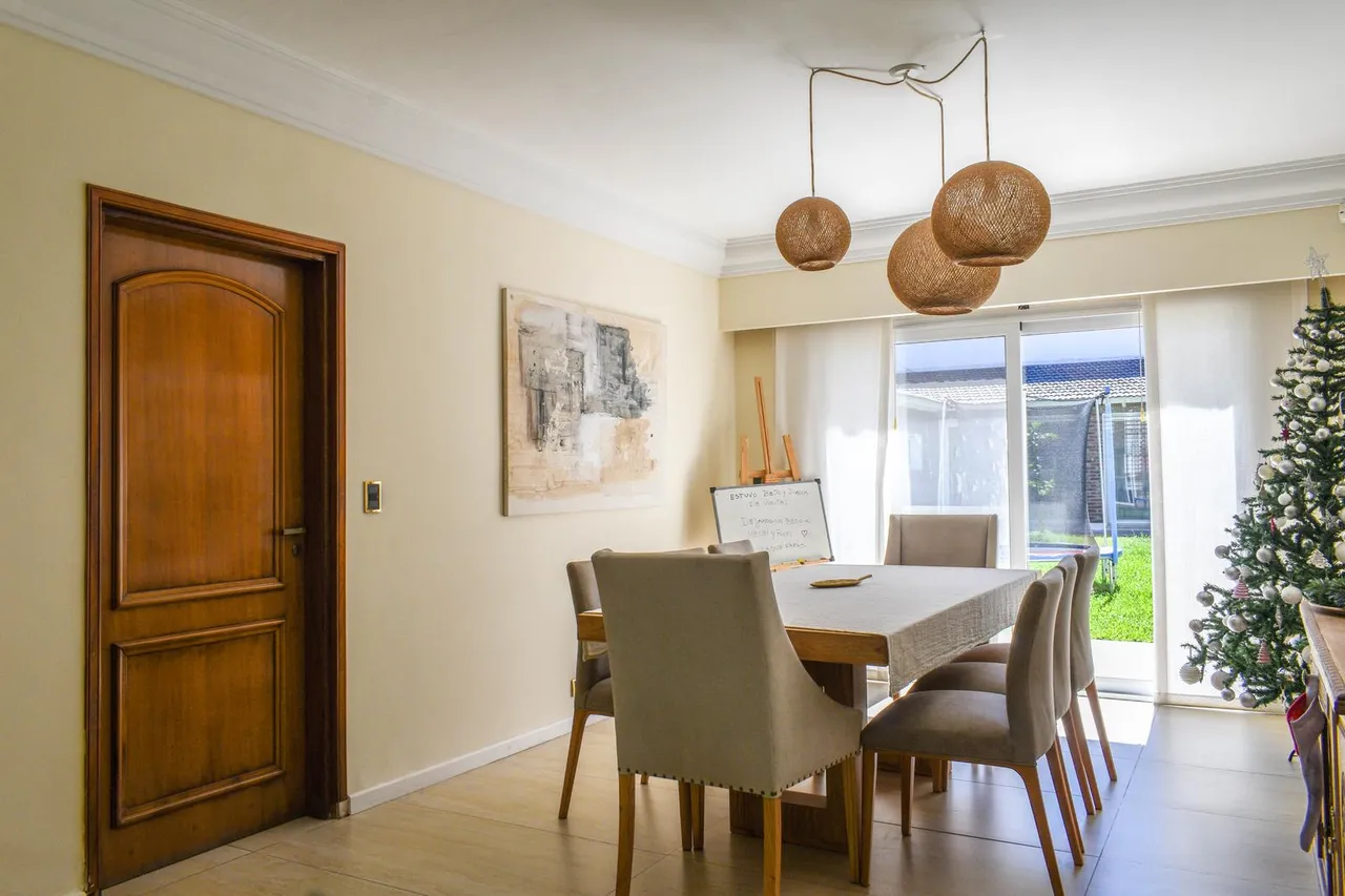 Casa en Juan Manuel de Rosas al 2200