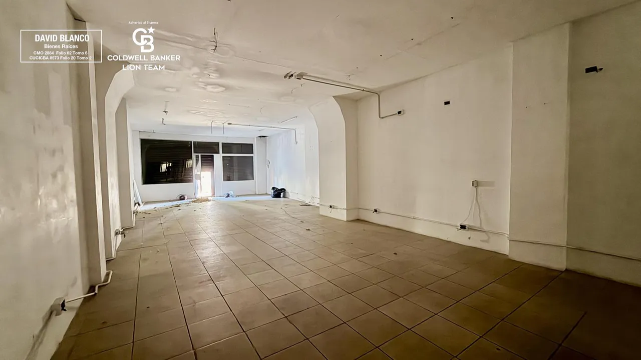 Local Comercial en Av. Rivadavia al 1600