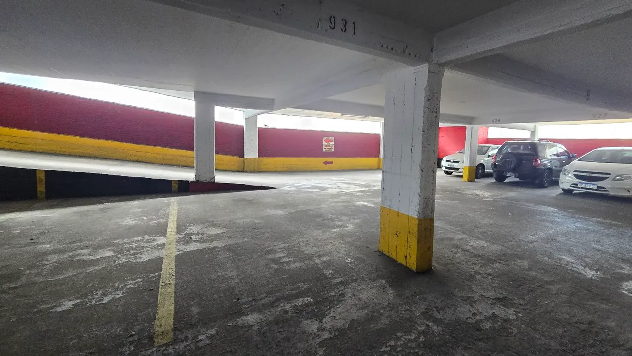 Cochera en Rivadavia al 2200