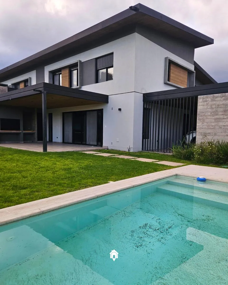 Casa en Casas del Bosque