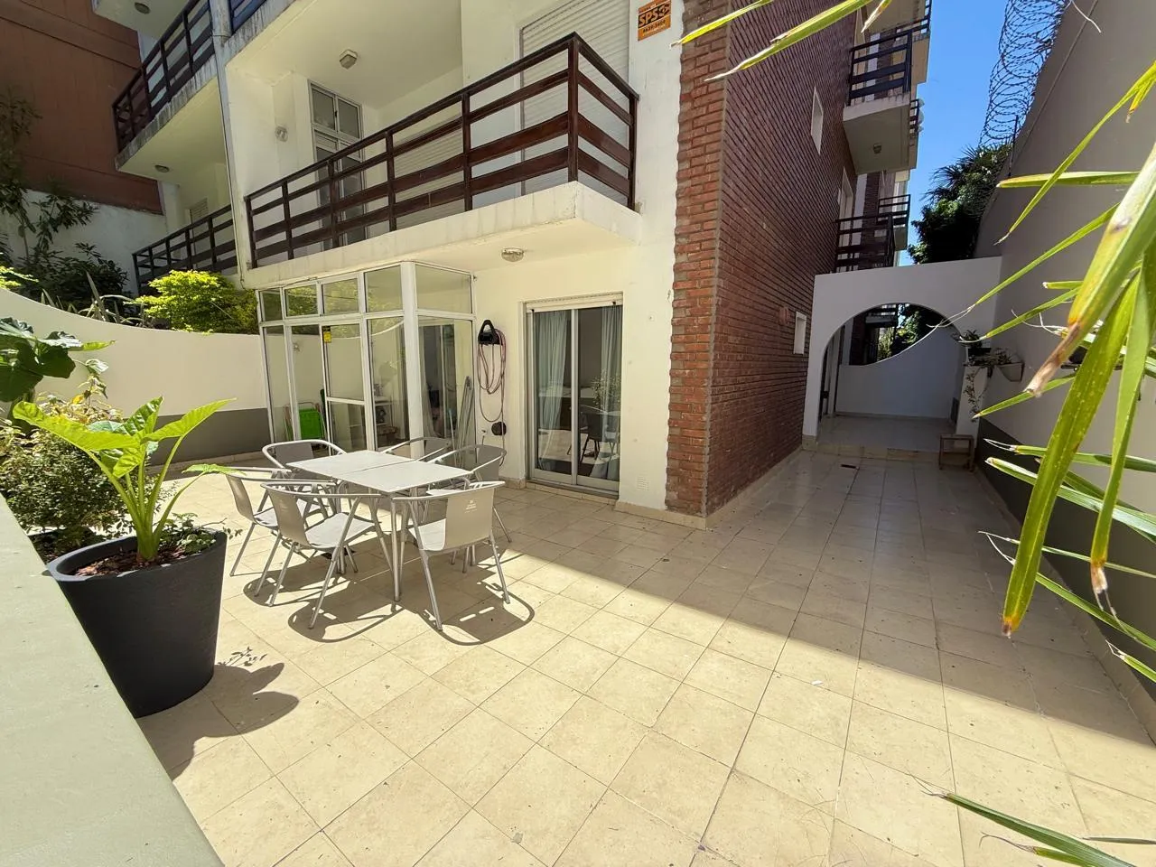 Departamento en Lavalle e/ Almirante Brown y Falucho