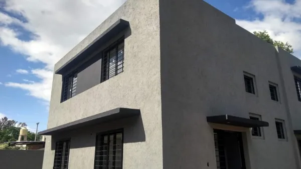 Casa en colihue al 9000