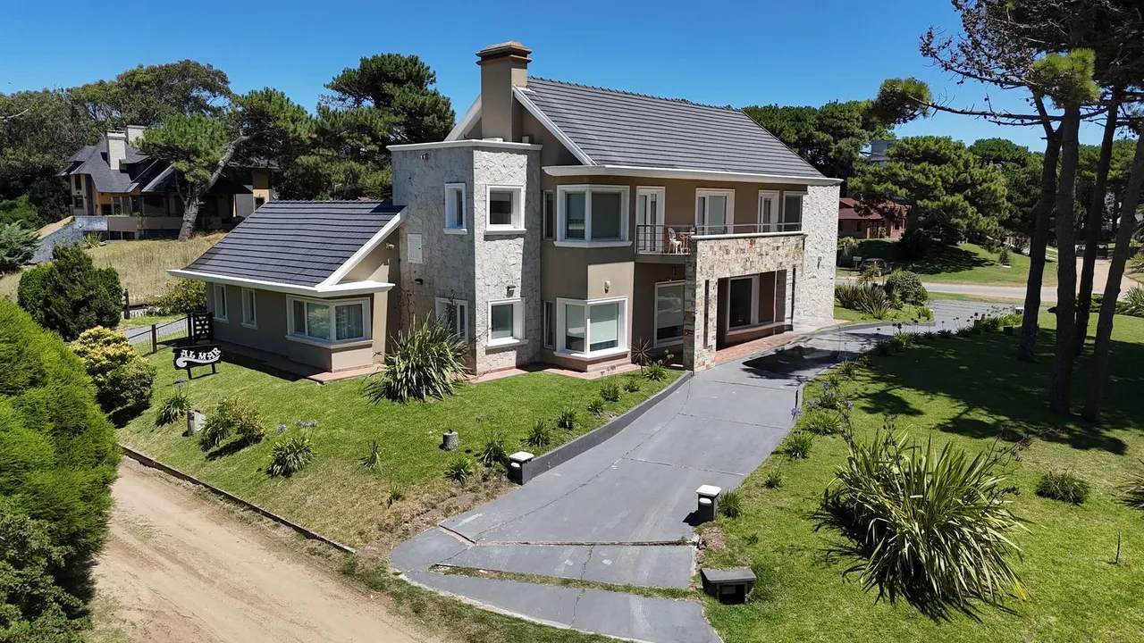 Casa en Av. Libertador al 3000