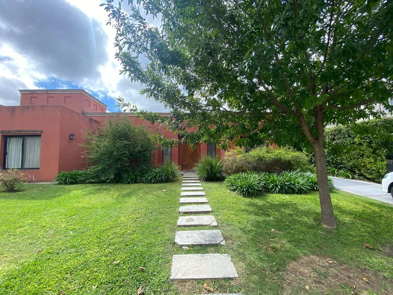 Casa en Flaubert al 1300